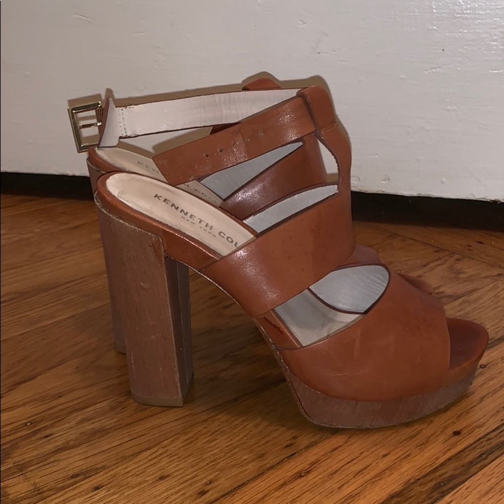 Brown leather strappy platform sandals (heels)